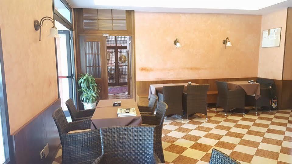 索尔酒店 伊拉克里亚马勒 外观 照片